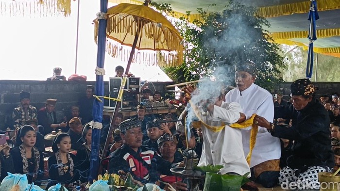 Upacara Adat Unan-Unan di Desa Tertua Suku Tengger Probolinggo.
