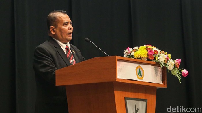 Sebanyak 1.077 mahasiswa Universitas Moestopo Beragama diwisuda. Wamendes Prof. Dr. H. Paiman Raharjo, M.Si., M.M turut memberikan orasi ilmiah.
