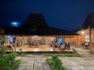 Kisah Santri Kembangkan Warung Kopi di Kudus, Langganan Mahasiswa-Pejabat