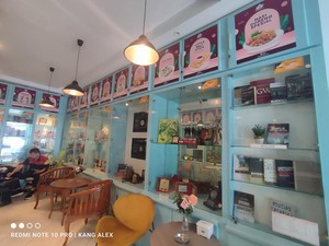 Ada Mossad, CIA, hingga Intel Rebus di Kedai Stepi Coffee