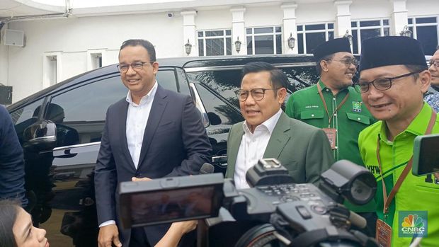 Anies Baswedan dan Muhaimin Iskandar Tiba di KPU RI (CNBC Indonesia/Rosseno Aji)