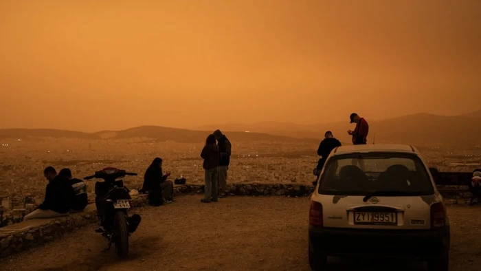 Badai Gurun Sahara di Athena Yunani Badai Gurun Sahara di Athena Yunani