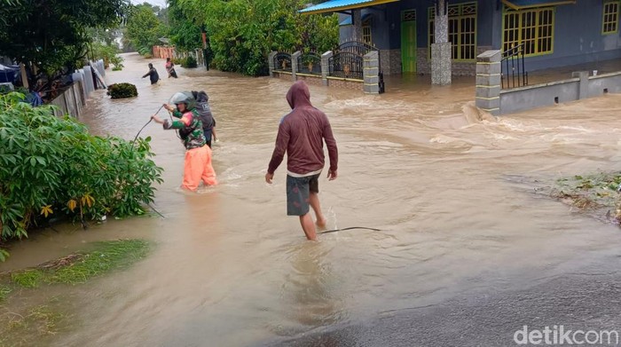 Banjir Terjang 4 Desa di Mare Bone, 7.682 Warga Terdampak