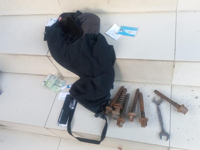 Barang bukti kasus pencurian baut rel KA di Kelurahan Pucangsawit, Kecamatan Jebres, Kota Solo, Rabu (24/4/2024).