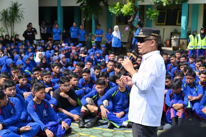 Bupati Kebumen Arif Sugiyanto