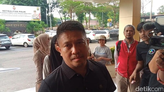 Orang tua Chandrika Chika