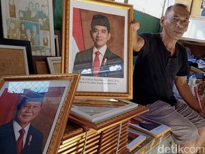 Foto Prabowo-Gibran Mulai Ramai Dijual di Lampung
