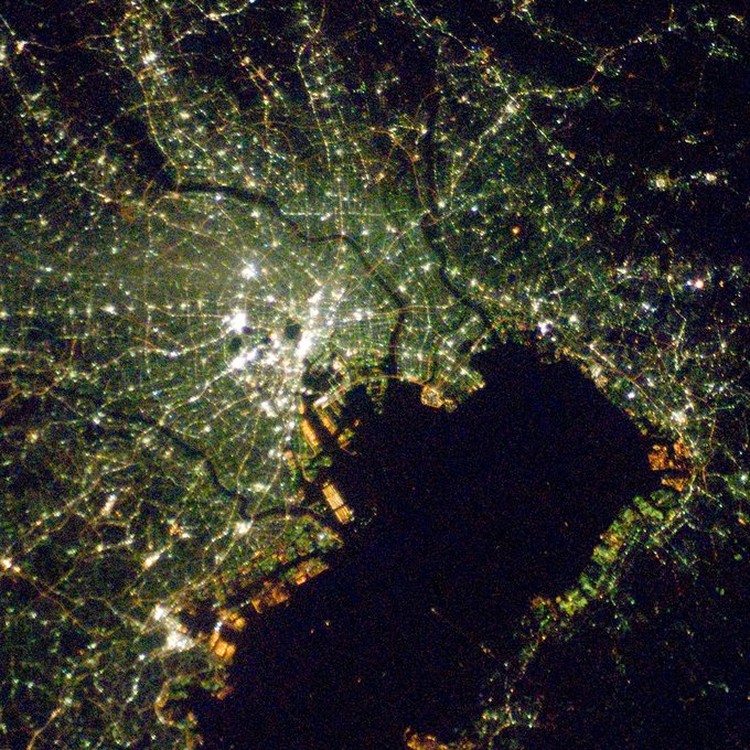 Foto satelit malam hari