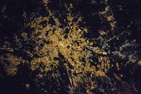 fFoto satelit malam hari