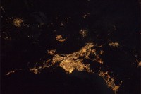 fFoto satelit malam hari