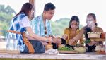 Momen Gibran Beli Jajanan hingga Blusukan ke Pasar Tradisional