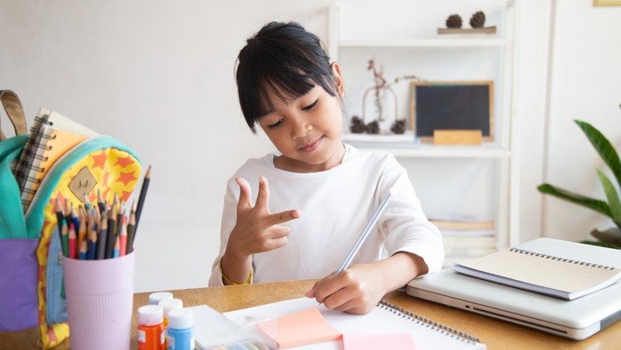 Ilustrasi Anak Belajar