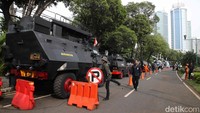 Sebanyak 4.052 personel gabungan TNI Polri  mengamankan penetapan Presiden dan Wakil Presiden di KPU hari ini. 