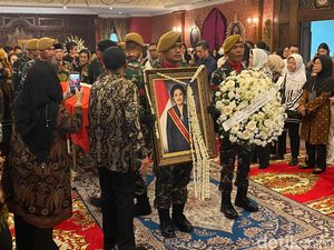 Jenazah Mooryati Soedibyo Dilepas Secara Militer, Akan Dimakamkan Dekat Suami