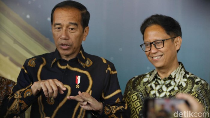Jokowi didampingi Menkes RI di acara Rakerkesnas 2024