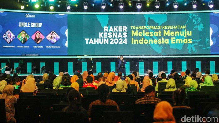 Rhythm Of Empowerment (ROE) membakar semangat peserta Rakerkesnas 2024. ROE memberikan motivasi lewat musik kepada peserta.