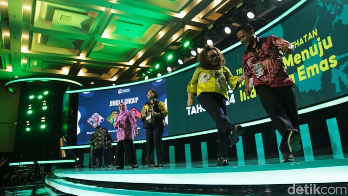 Rhythm Of Empowerment (ROE) membakar semangat peserta Rakerkesnas 2024. ROE memberikan motivasi lewat musik kepada peserta.