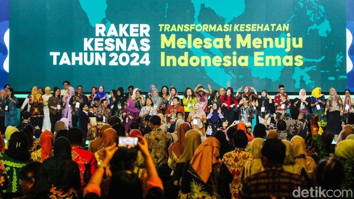 Rhythm Of Empowerment (ROE) membakar semangat peserta Rakerkesnas 2024. ROE memberikan motivasi lewat musik kepada peserta.