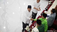 Sebelumnya, Hasyim membacakan SK KPU Nomor 504 Tahun 2024 tentang Penetapan Pasangan Calon Presiden dan Wakil Presiden Terpilih dalam Pemilihan Umum 2024 dan Berita Acara Nomor 252/PL.01.9-BA/05/2024 tentang Penetapan Pasangan Calon Presiden dan Wakil Presiden Terpilih dalam Pemilu 2024.  