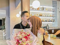 Larissa Chou Gugat Cerai Ikram Rosadi