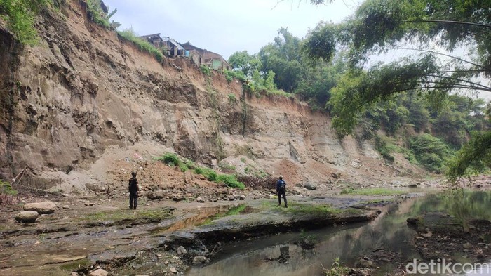 Lokasi longsor di Dusun Ketangi, Desa Ngembeh, Kecamatan Dlanggu, Mojokerto.