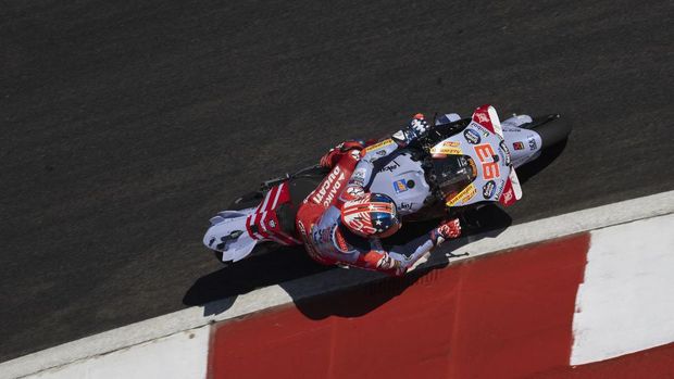 AUSTIN, TEXAS - APRIL 12: Marc Marquez of Spain and Gresini Racing MotoGP rounds the bend during the free practice during the MotoGP Of The Americas - Free Practice at Circuit of The Americas on April 12, 2024 in Austin, Texas.   Mirco Lazzari gp/Getty Images/AFP (Photo by Mirco Lazzari gp / GETTY IMAGES NORTH AMERICA / Getty Images via AFP)