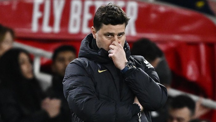Soccer Football - Premier League - Arsenal v Chelsea - Emirates Stadium, London, Britain - April 23, 2024 Chelsea manager Mauricio Pochettino REUTERS/Dylan Martinez NO USE WITH UNAUTHORIZED AUDIO, VIDEO, DATA, FIXTURE LISTS, CLUB/LEAGUE LOGOS OR LIVE SERVICES. ONLINE IN-MATCH USE LIMITED TO 45 IMAGES, NO VIDEO EMULATION. NO USE IN BETTING, GAMES OR SINGLE CLUB/LEAGUE/PLAYER PUBLICATIONS.