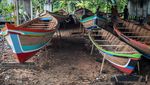 Melihat Langsung Pembuatan Perahu Tradisional di Kalimantan