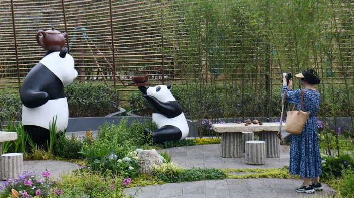 Melihat Pameran Hortikultura Internasional 2024 di Chengdu Pameran Hortikultura Internasional 2024 ini akan menampilkan beragam budaya berkebun dari Tiongkok dan seluruh dunia. Pameran berlangsung pada 26 April hingga 28 Oktober.