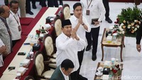 Rapat pleno digelar di kantor KPU, Jakarta Pusat, Rabu (24/4/2024). Prabowo-Gibran hadir langsung dalam pleno terbuka ini.