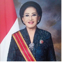 Ia selalu tampil dengan kebaya dan rambut disanggul  dengan gaya tradisional Jawa setiap tampil di berbagai kesempatan. Foto: Dok. Instagram Mooryati Soedibyo