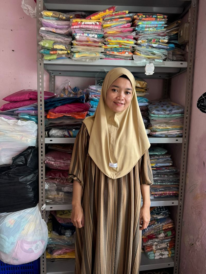 Motor Baru Neng Epi Purnamasari dari Usaha Baju Anak Online