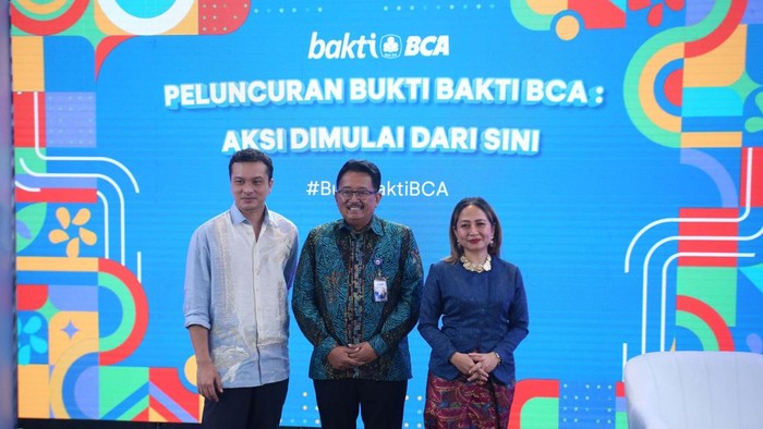 Nicholas Saputra Jadi Duta Bakti BCA BCA meluncurkan kampanye #BuktiBaktiBCA. Nicholas Saputra didaulat sebagai Duta Bakti BCA.