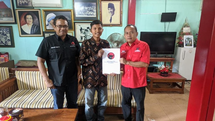Nur Hafizin mendaftar sebagai calon Wakil Wali Kota Solo melalui PDIP.