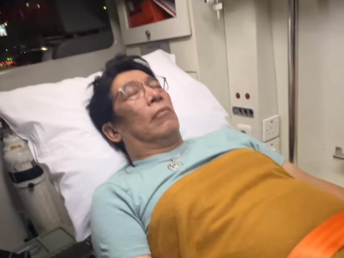 Parto Patrio dilarikan ke rumah sakit.