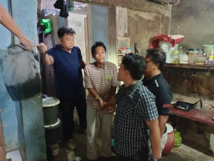 Pelaku pencurian dengan kekerasan (curas) ditangkap tim Polsek Gemuh, Kendal, di tempat persembunyiannya di Penjaringan Jakarta Utara. Diunggah Rabu (24/4/2024).