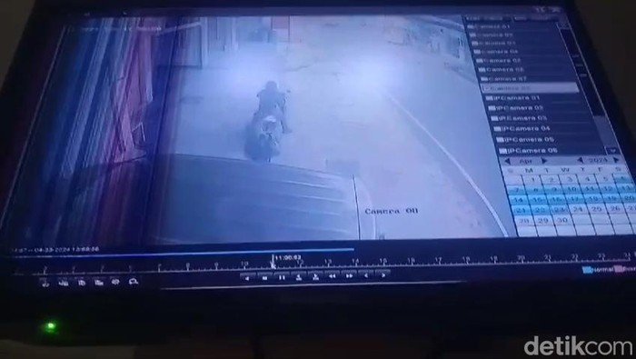 Pelaku pencurian  dengan pecah kaca beraksi di Palembang.