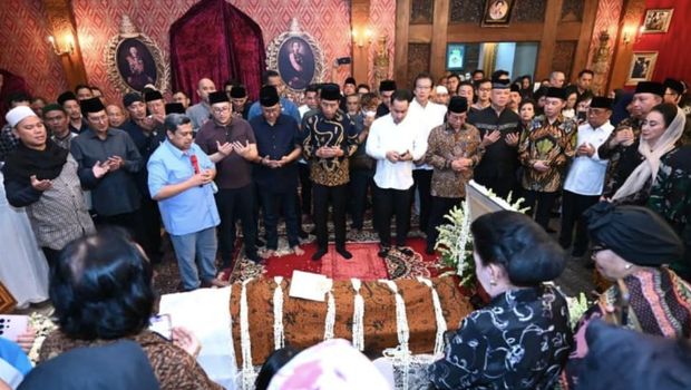 Pendiri Mustika Ratu, Mooryati Soedibyo, meninggal dunia hari ini. Presiden Joko Widodo (Jokowi) melayat ke rumah duka. (Tangkapan layar Instagram @jokowi)