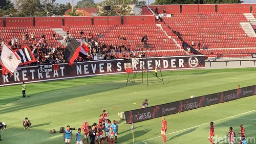 Potret pertemuan terakhir Bali United vs Persebaya di Stadion Kapten I Wayan Dipta Gianyar pada 20 Oktober 2023
