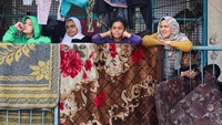 Di Gaza, ada sekitar 1,7 juta pengungsi, dan sekitar 620.000 dari jumlah itu tinggal di delapan kamp yang diakui UNRWA.  