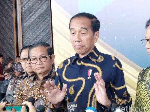 Presiden Joko Widodo usai acara Kemenkes