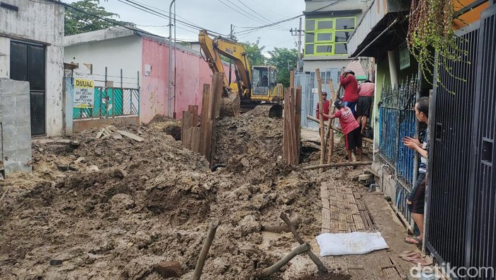 Proyek gorong-gorong dukuh kupang Surabaya