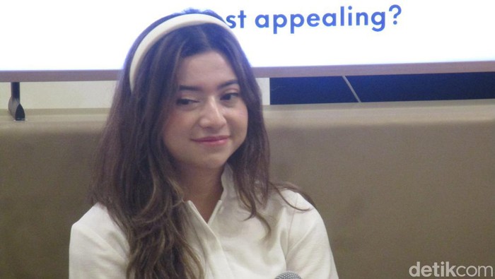 Trik Rizkina Nazar Atasi Jerawat On-Off