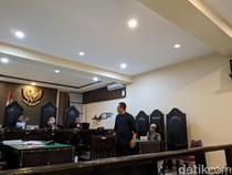Dituduh Selingkuh, Eks Gubernur NTB Zulkieflimansyah Bersaksi di Sidang