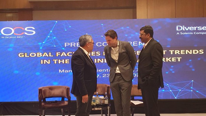 OCS Indonesia, perusahaan terkemuka penyedia layanan jasa dan manajemen fasilitas (FM), berkolaborasi dengan Diversey, bagian dari Solenis, untuk membahas secara mendalam mengenai tren-tren utama dalam industri FM yang relevan dengan berbagai sektor industri di tanah air. Pada kegiatan yang bertajuk “Global Facilities Management Trends in the 2024 Indonesian Market” ini melibatkan peserta meliputi pakar industri, pimpinan perusahaan dari berbagai sektor industri, serta pelanggan key account OCS Indonesia.