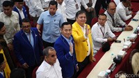 Ahmad Muzani, Agus Harimurti Yudhoyono, Airlangga Hartarto, Sufmi Dasco Ahmad, dan Rosan Roeslani juga hadir.