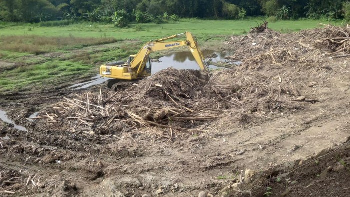 Proses konstruksi tol Jogja-Solo seksi 2.2 di Sleman.