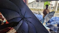 Menurut pemerintah, kontribusi UMKM terhadap produk domestik bruto (PDB) tanah air mencapai 61% dengan tingkat penyerapan tenaga kerja hingga 97%.   