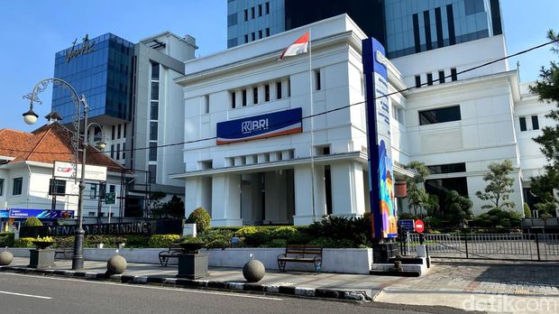 Yudi Yhonas Parela perantau asal Garut sukses dirikan Agen BRILink di Bandung.