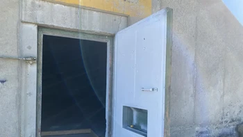 Bunker seluas 2.080 kaki persegi, yang tercantum di situs web, dikatakan berjarak satu jam dari jalan beraspal, Foto: Boredpanda